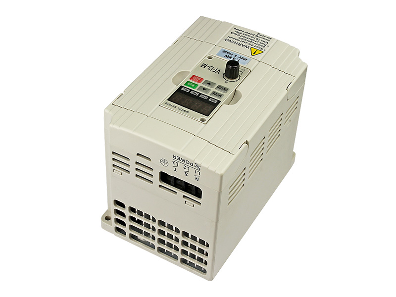 8000S通用變頻器，變頻調速器，變頻器廠(chǎng)家，電機變頻器，三相變頻器